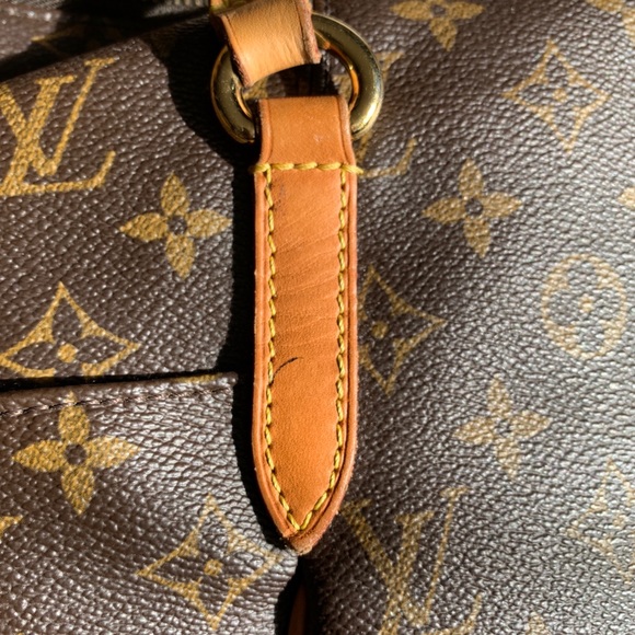 Louis Vuitton Totally MM Handbag - Picture 4 of 7